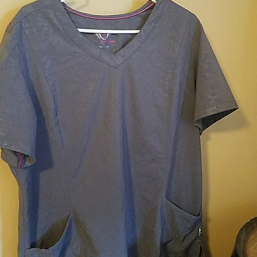 XLG stretch scrub top by smitten. Gray